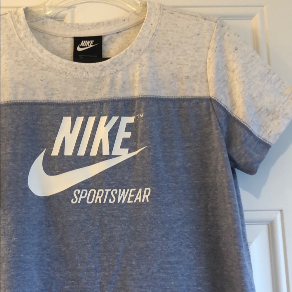New Nike Sportswear Top Sz M